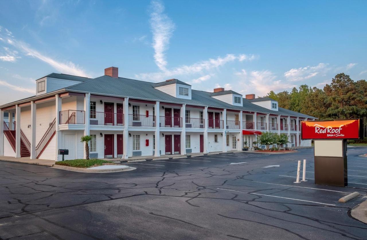 Red Roof Inn & Suites Wilson Extérieur photo
