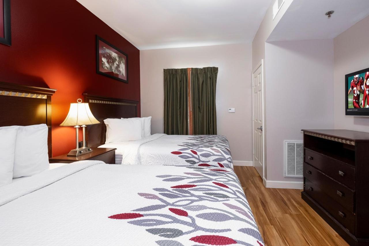 Red Roof Inn & Suites Wilson Extérieur photo