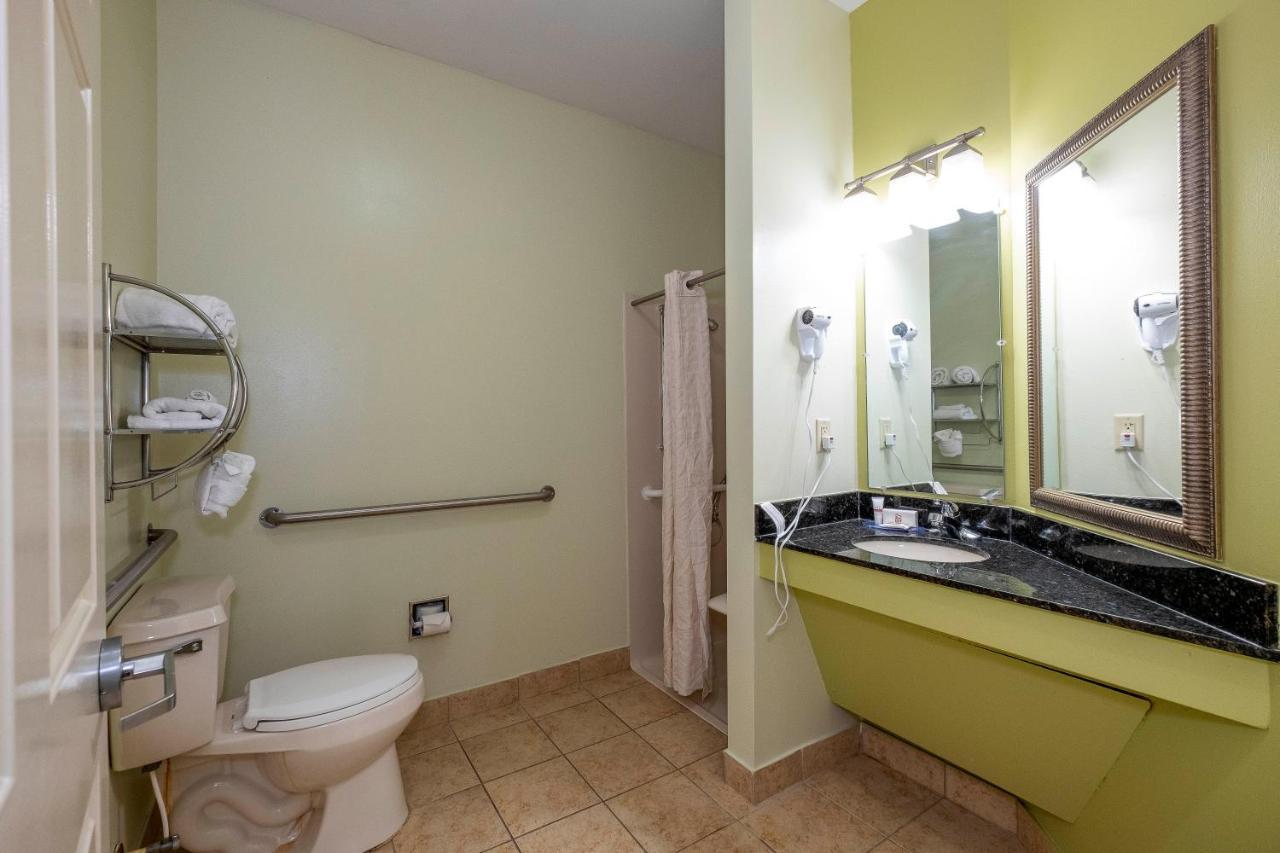 Red Roof Inn & Suites Wilson Extérieur photo