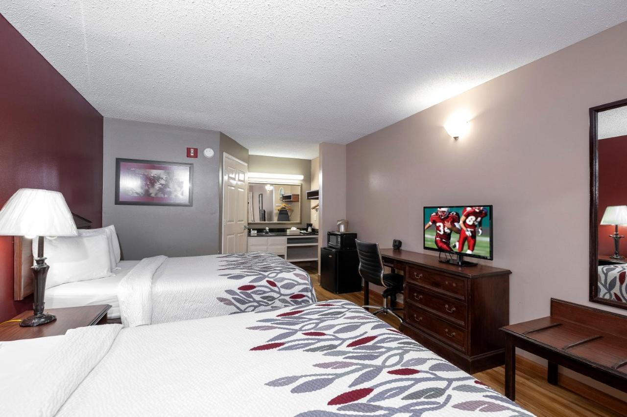 Red Roof Inn & Suites Wilson Extérieur photo