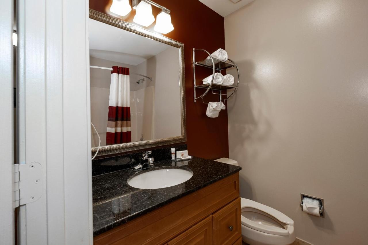 Red Roof Inn & Suites Wilson Extérieur photo