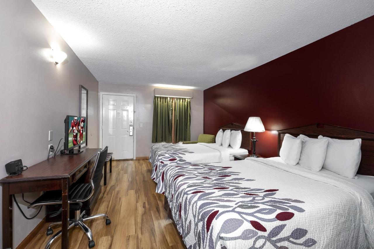 Red Roof Inn & Suites Wilson Extérieur photo