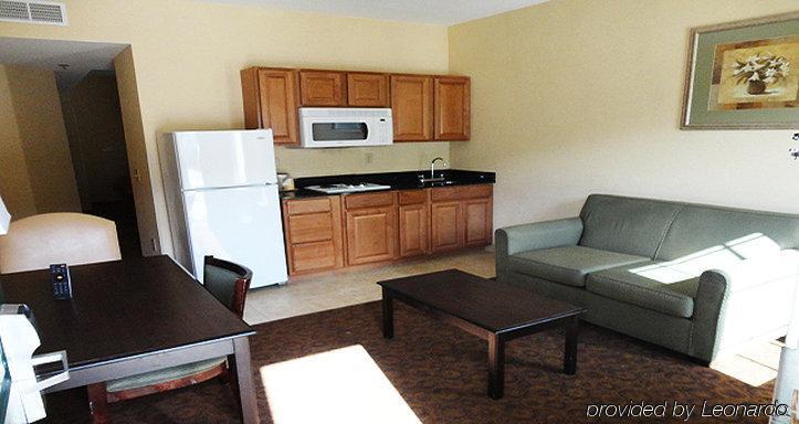 Red Roof Inn & Suites Wilson Extérieur photo